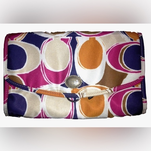 Coach Handbags - Coach Cosmetic Kit Travel Organizer Bag F77422